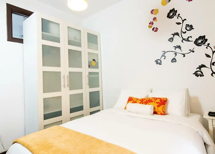 F & B Collection - For 3 *